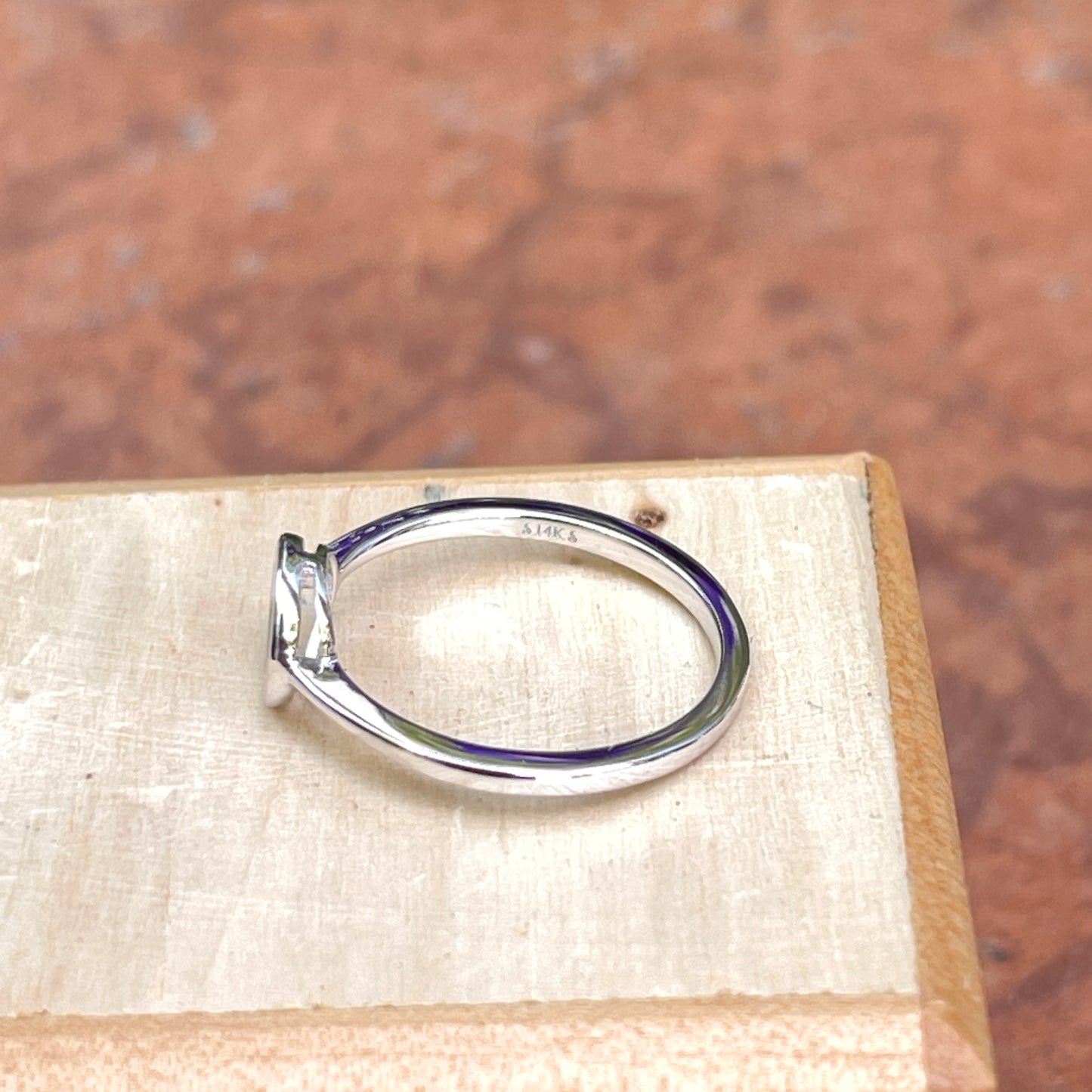 14KT White Gold Open Circle Band Ring