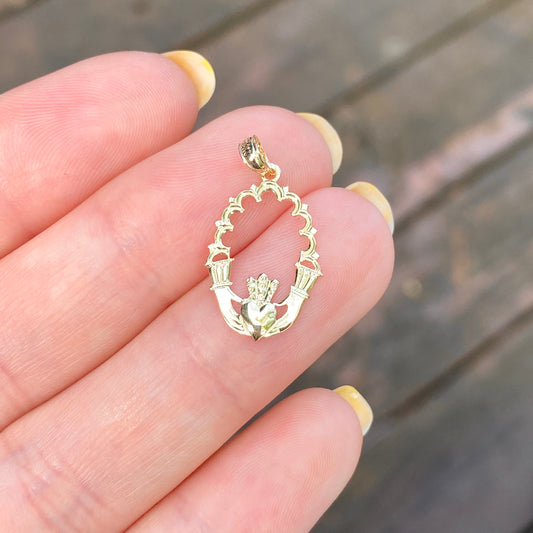 14KT Yellow Gold Celtic Claddagh Lace Trim Oval Pendant, 14KT Yellow Gold Celtic Claddagh Lace Trim Oval Pendant - Legacy Saint Jewelry