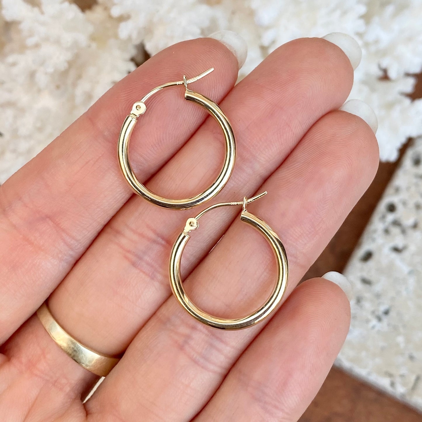 10KT Yellow Gold Polished 2mm Tube Hoop Earrings 20mm