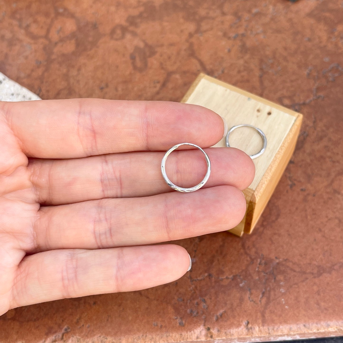 14KT Yellow Gold Satin Diamond-Cut Endless Hoop Earrings 14mm