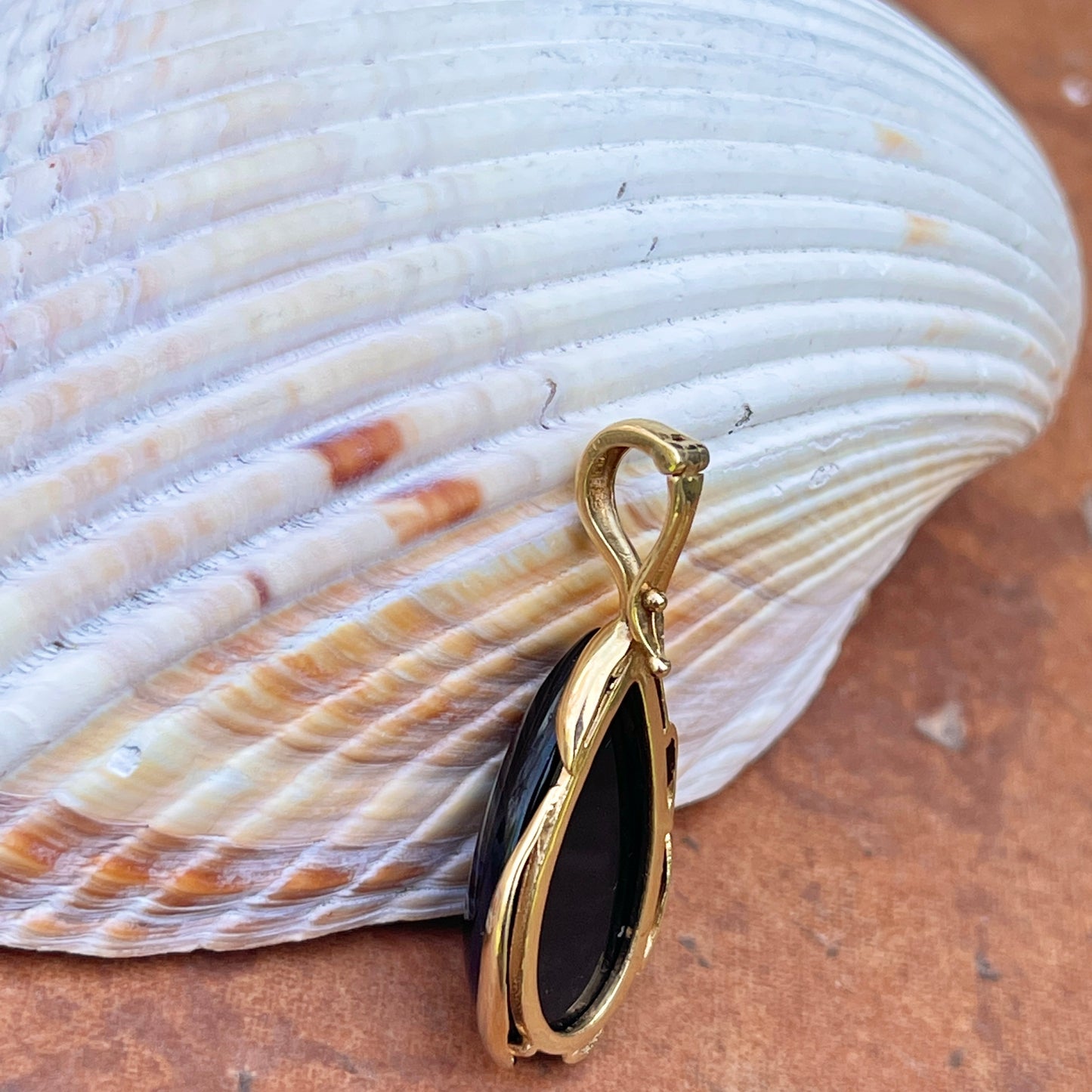 Estate 14KT Yellow Gold Detailed Black Onyx Teardrop Pendant Omega Slide