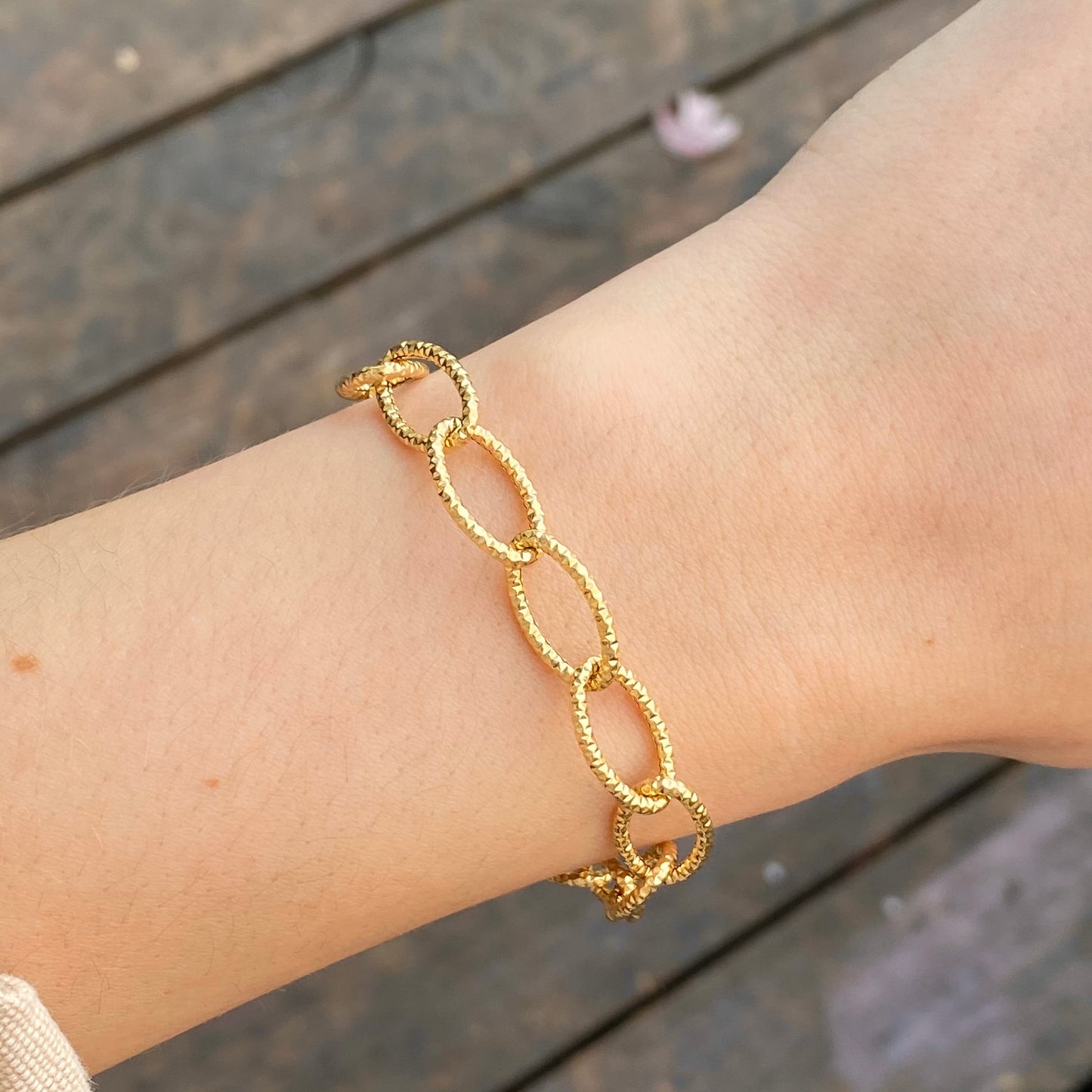 14KT Yellow Gold Oval Link Textured Matte Bracelet