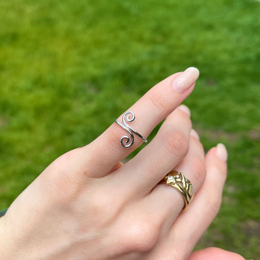 14KT White Gold Swirl Design Toe Ring