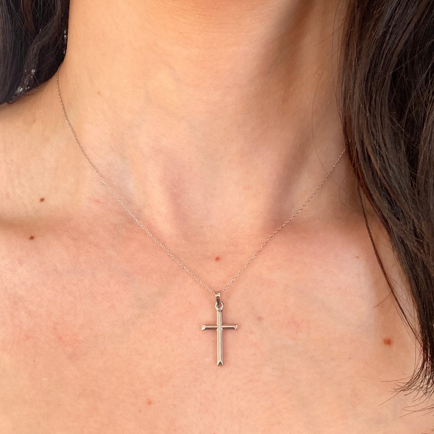 10KT White Gold Cross Plain Pendant Chain Necklace, 10KT White Gold Cross Plain Pendant Chain Necklace - Legacy Saint Jewelry