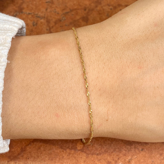 10KT Yellow Gold 1.1mm Singapore Link Thin Chain Bracelet 7"
