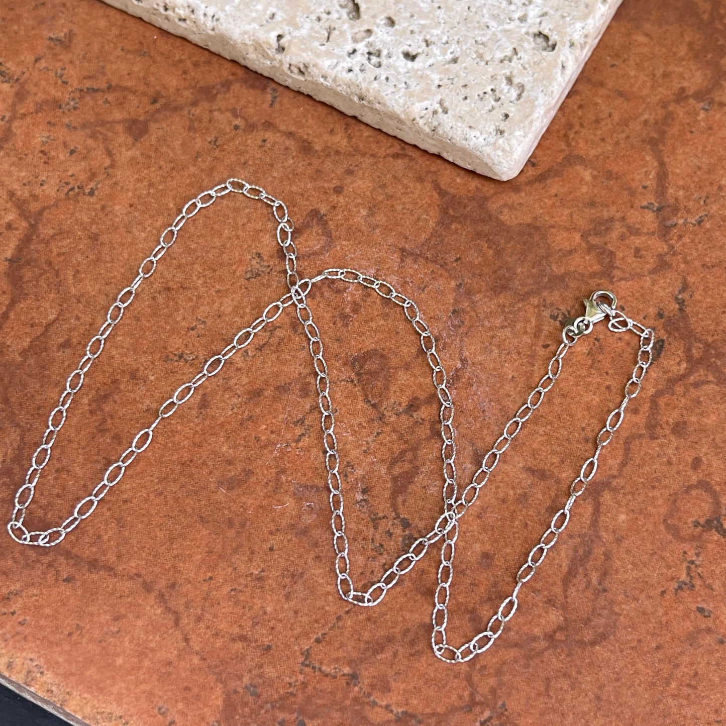 14KT White Gold Textured 2.5mm Oval Link Chain Necklace