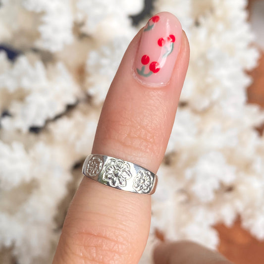 Sterling Silver Detailed Flower Pattern Toe Ring