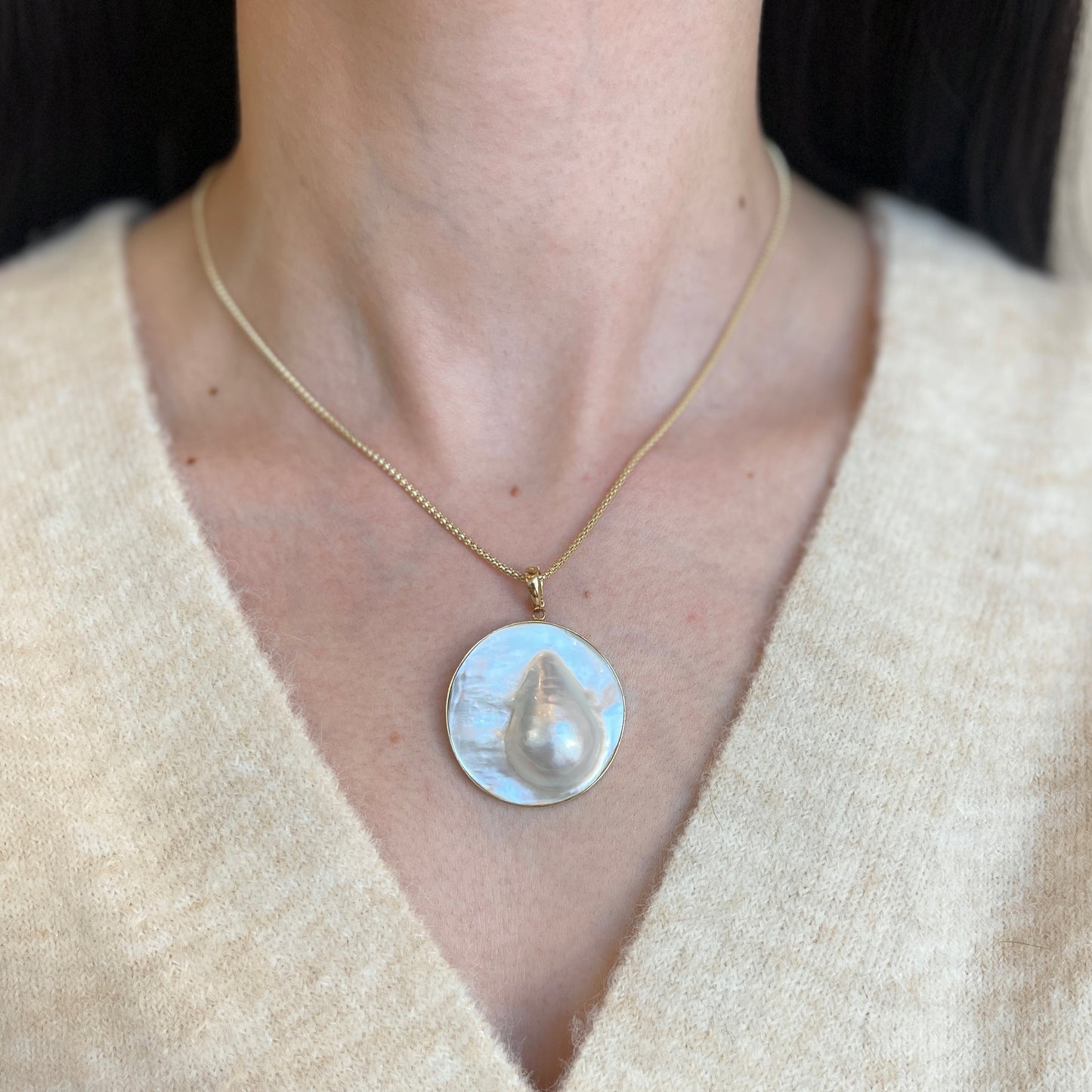 Estate 14KT Yellow Gold Genuine Mabe Blister Pearl Bezel Pendant