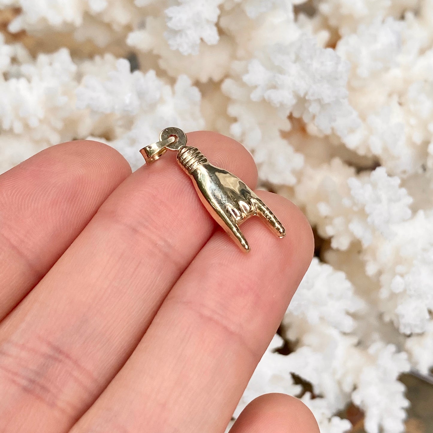 14KT Yellow Gold 3D Italian Mano Cornuto Pendant Charm 25mm