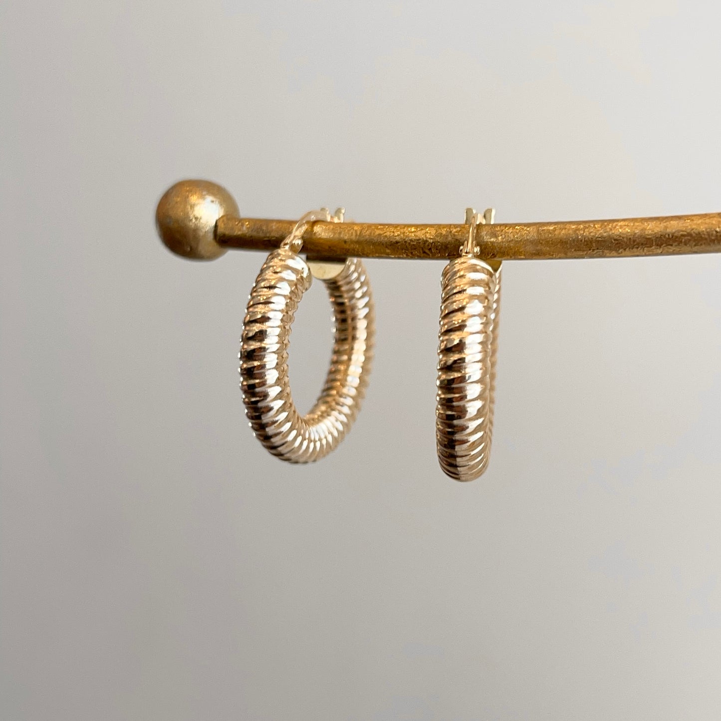 10KT Yellow Gold Spiral Round Hoop Earrings 24mm