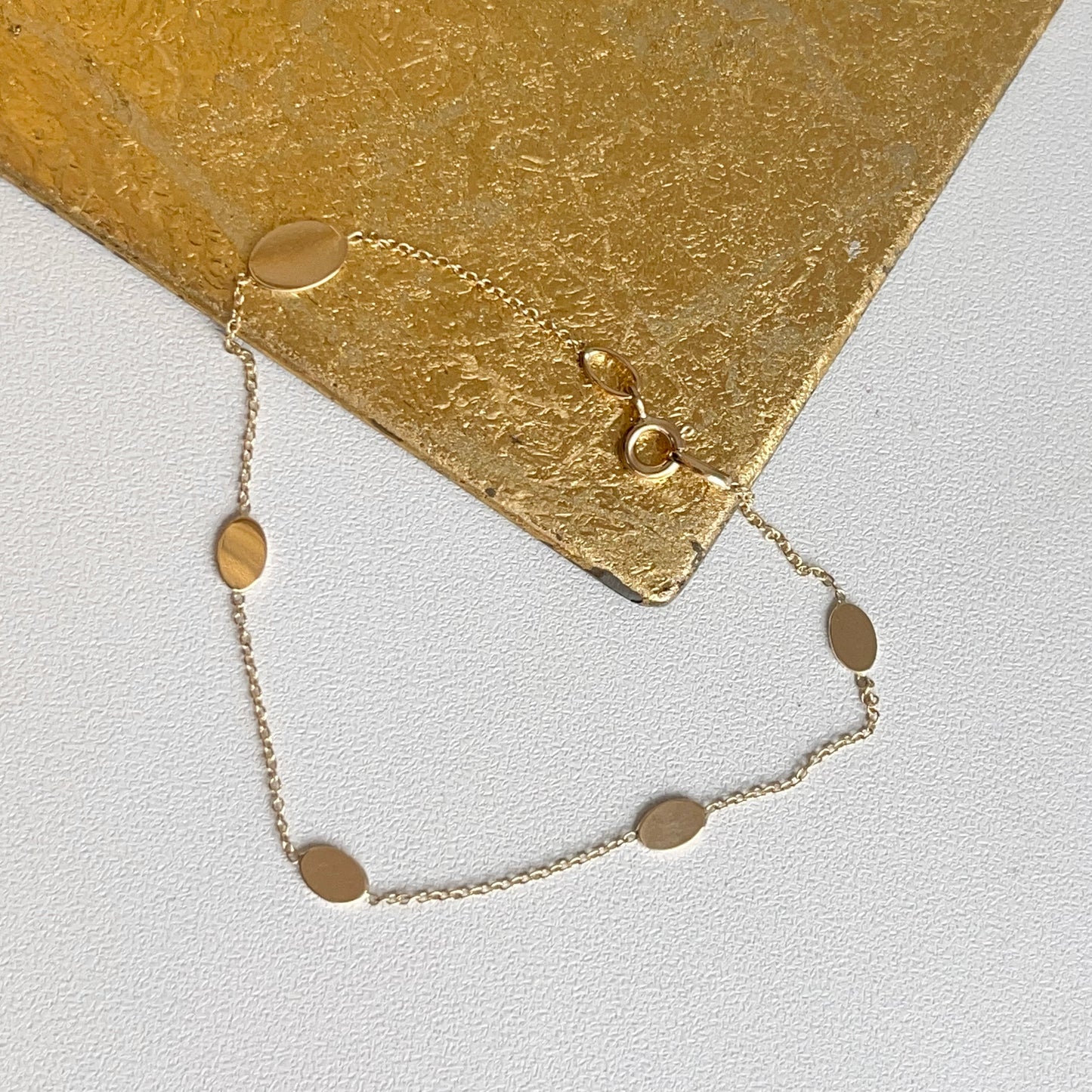 14KT Yellow Gold Flat Oval Disc Station Chain Bracelet