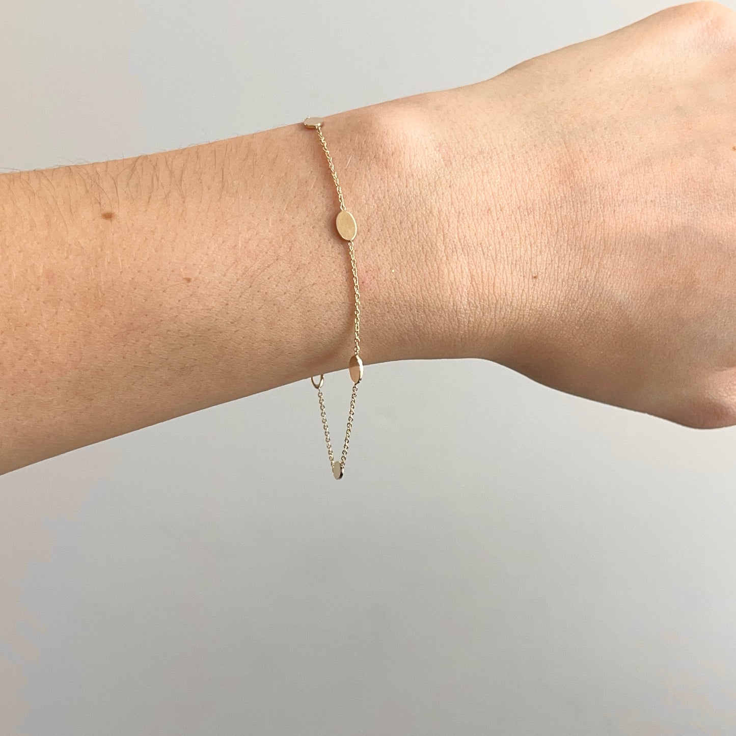 14KT Yellow Gold Flat Oval Disc Station Chain Bracelet