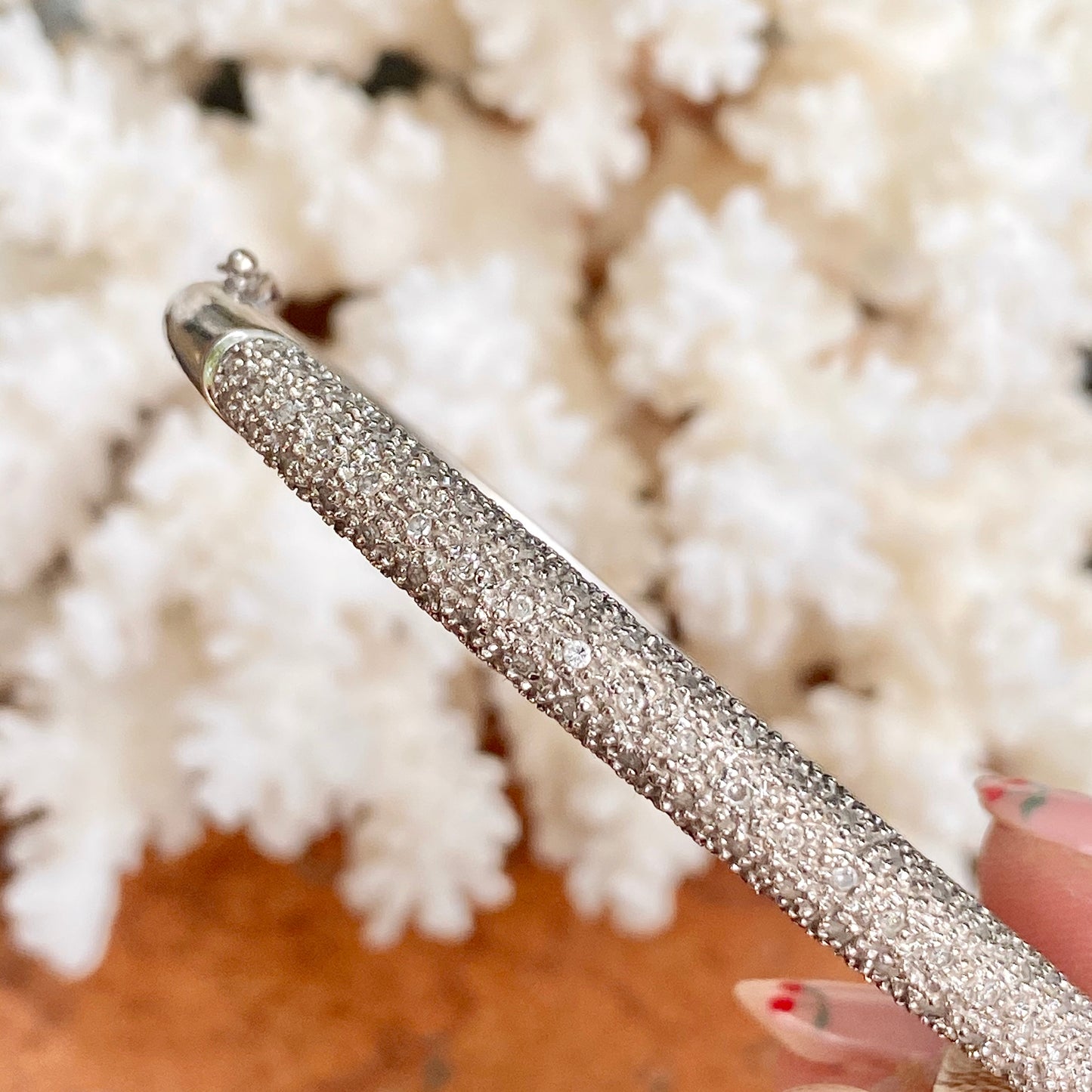 Estate 14KT White Gold 1.00 CT Pave Diamond Oval Bangle Bracelet