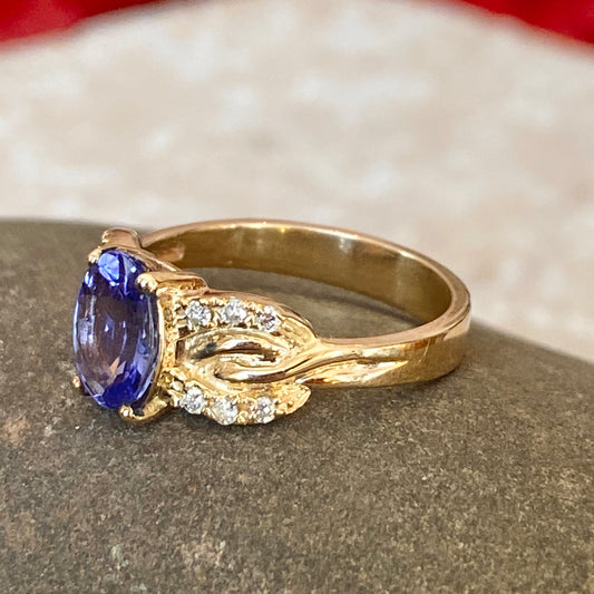 Estate 14KT Yellow Gold Oval Tanzanite + Diamond Detailed Ring, Estate 14KT Yellow Gold Oval Tanzanite + Diamond Detailed Ring - Legacy Saint Jewelry