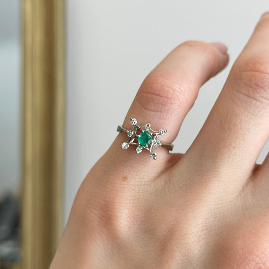 Estate 14KT White Gold Round Emerald + Square Diamond Starburst Ring