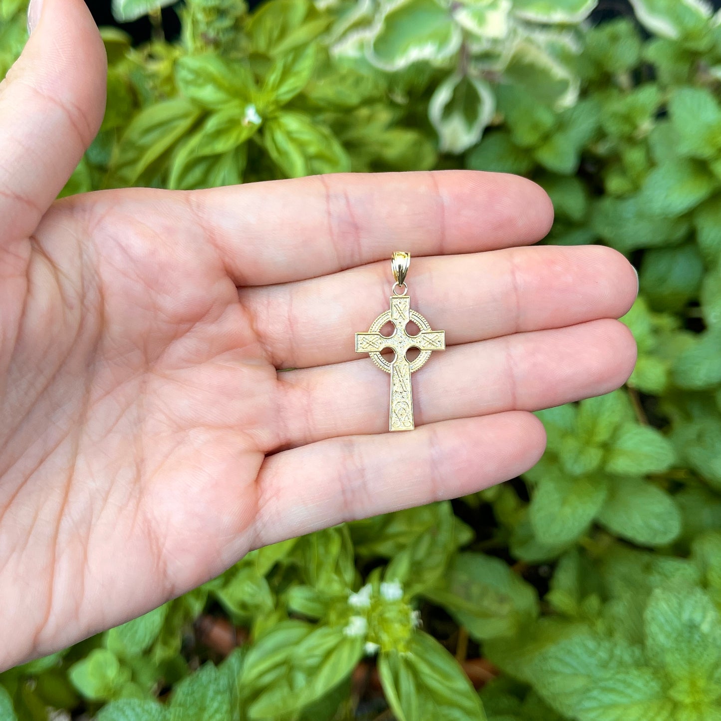 14KT Yellow Gold Textured Celtic Eternity Circle Cross Pendant 25mm