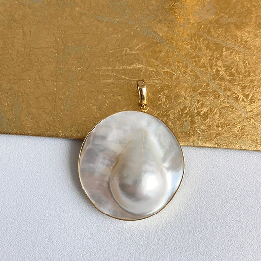 Estate 14KT Yellow Gold Genuine Mabe Blister Pearl Bezel Pendant