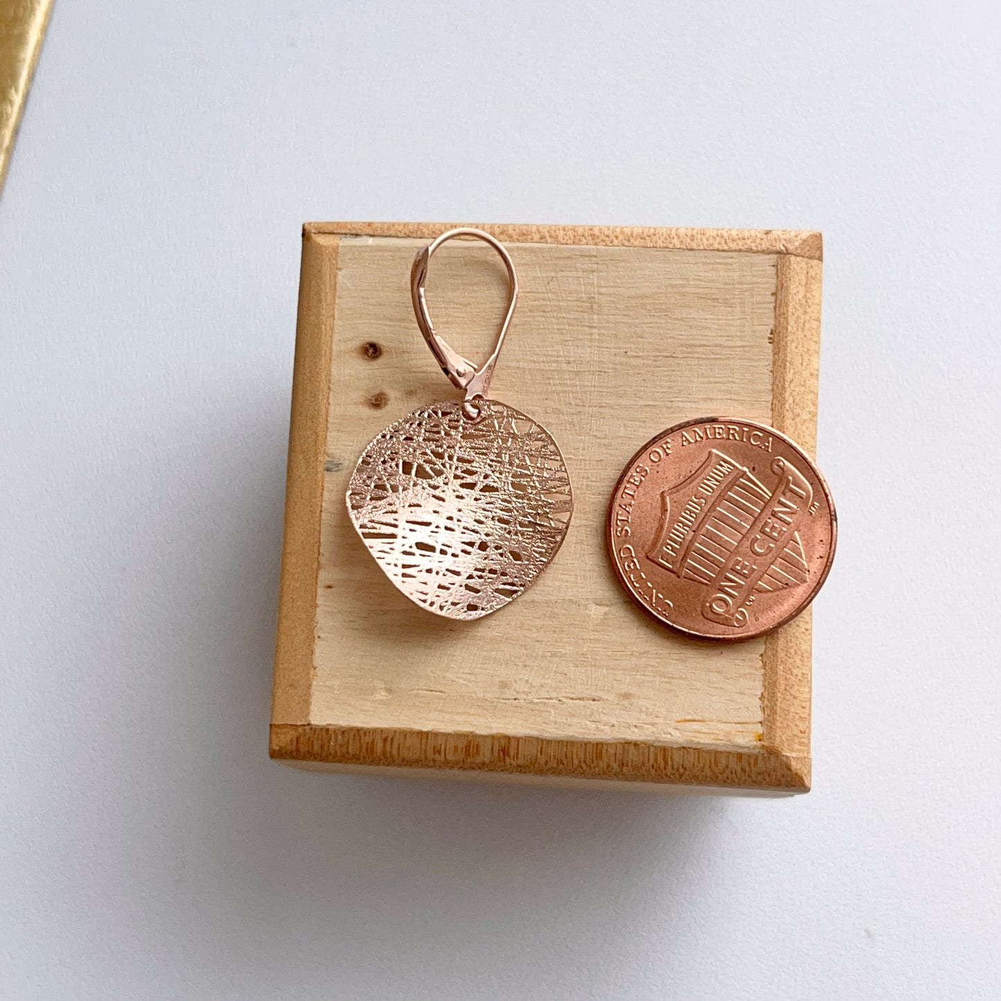 14KT Rose Gold Matte Textured Cobweb Disc Lever Back Earrings