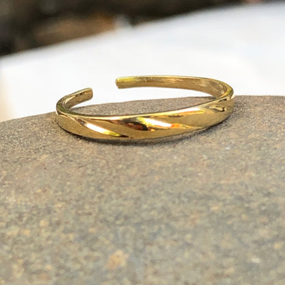 14KT Yellow Gold Polished Fancy Diamond-Cut Toe Ring, 14KT Yellow Gold Polished Fancy Diamond-Cut Toe Ring - Legacy Saint Jewelry