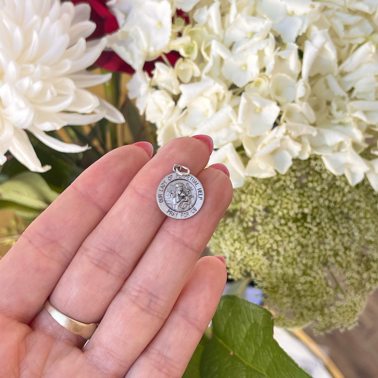 Sterling Silver Antiqued Our Lady of Perpetual Help Round Medal Pendant 18mm