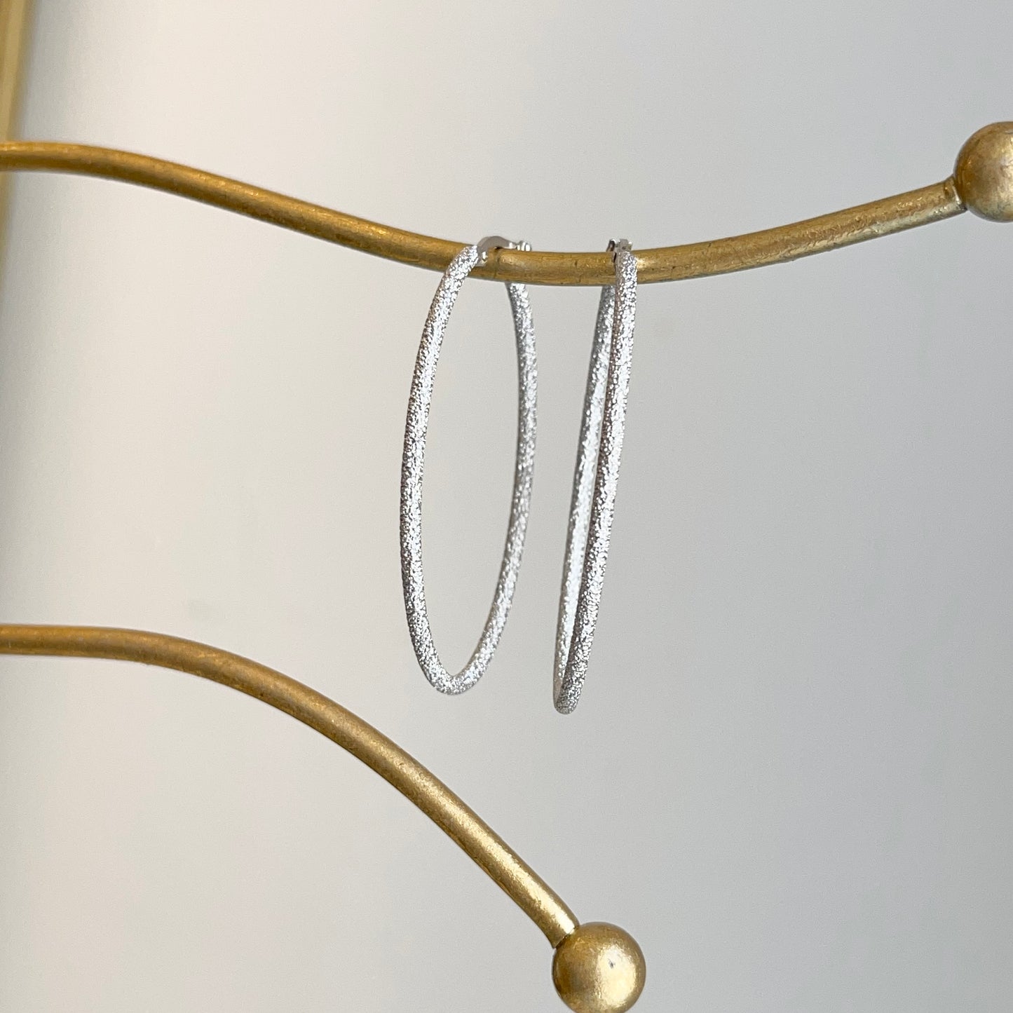 14KT White Gold Textured Tube Oval Hoop Earrings 46mm