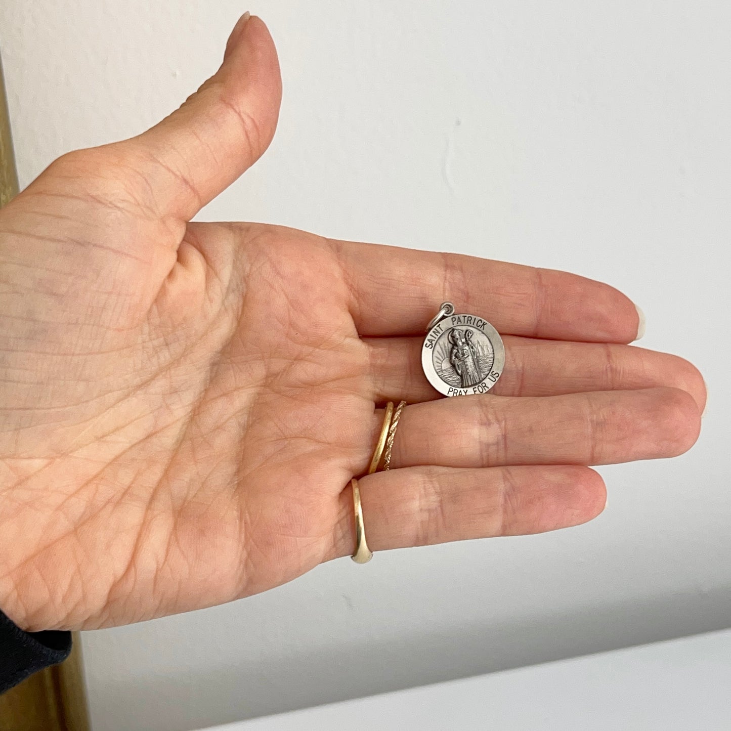 Sterling Silver St Patrick Round Medal Pendant 18mm