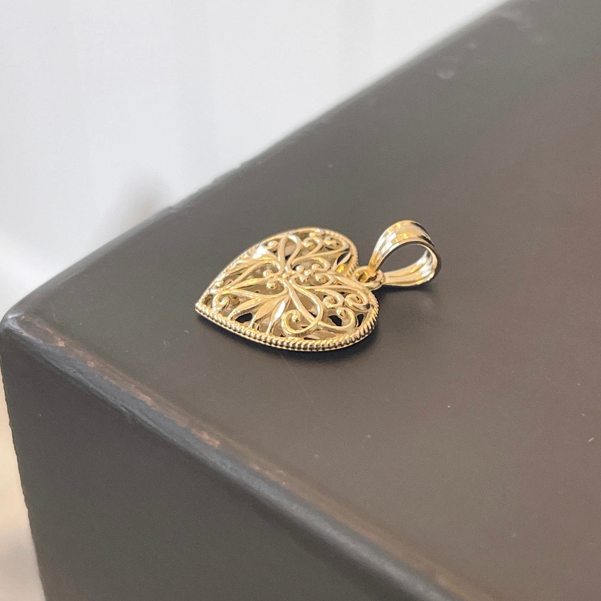 14KT Yellow Gold + White Gold Filigree Reversible Heart Pendant Charm - LSJ