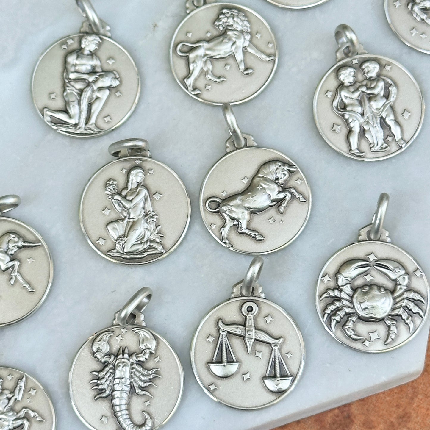 Sterling Silver Zodiac Sign Antiqued Round Medal Pendant 16mm