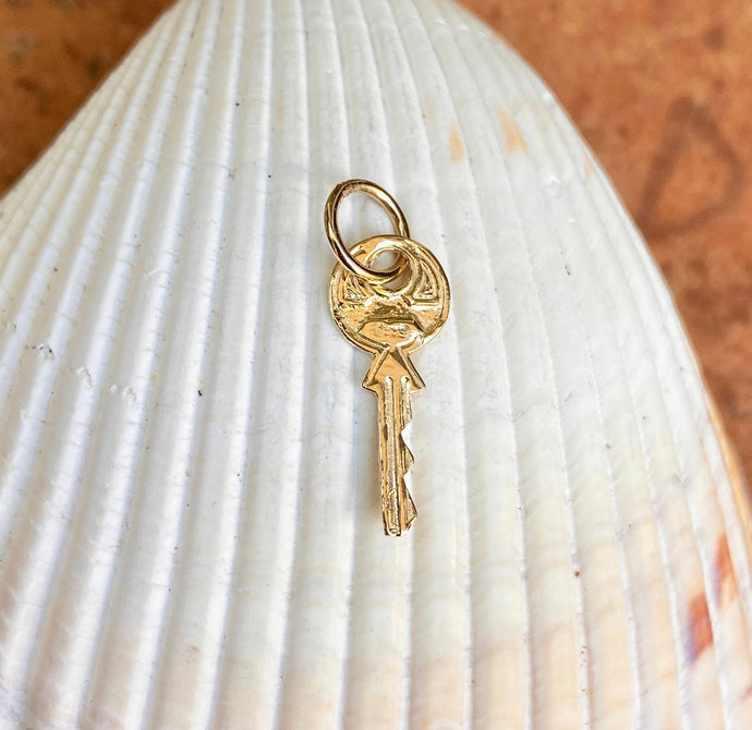 14KT Yellow Gold Rounded Key Pendant Charm