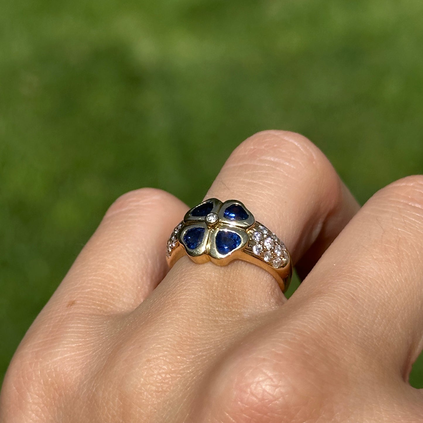 Estate 18KT Yellow Golld Blue Sapphire + Diamond Clover Ring