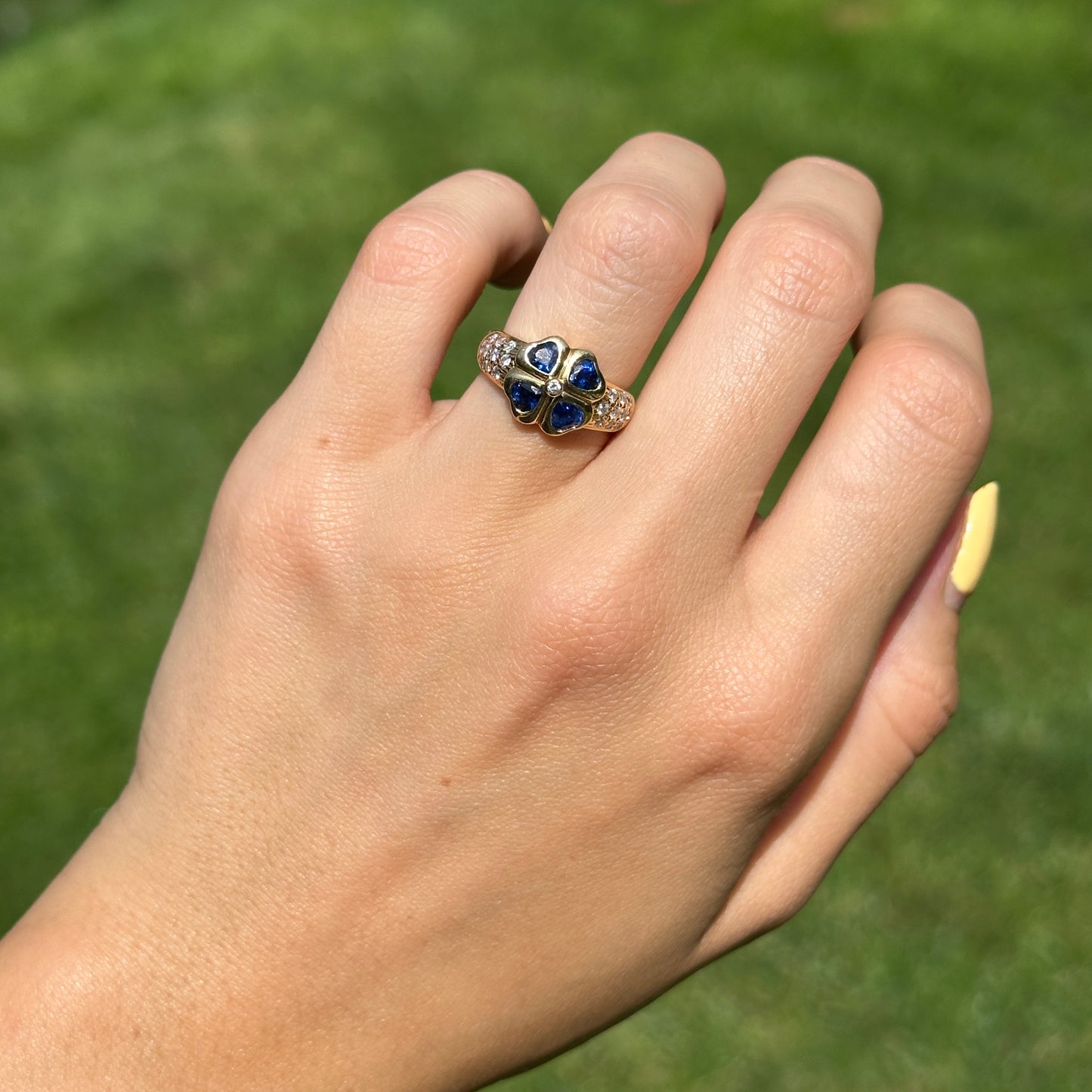 Estate 18KT Yellow Golld Blue Sapphire + Diamond Clover Ring