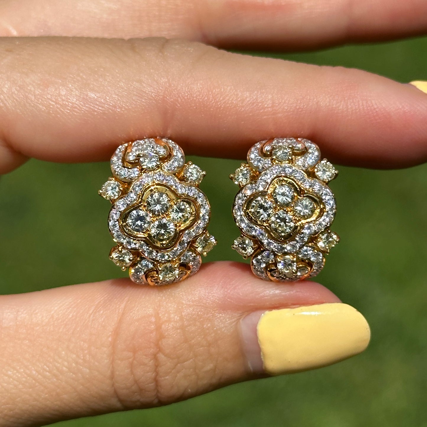 Estate 18KT Yellow Gold White + Yellow Diamond Huggie Hoop Earrings