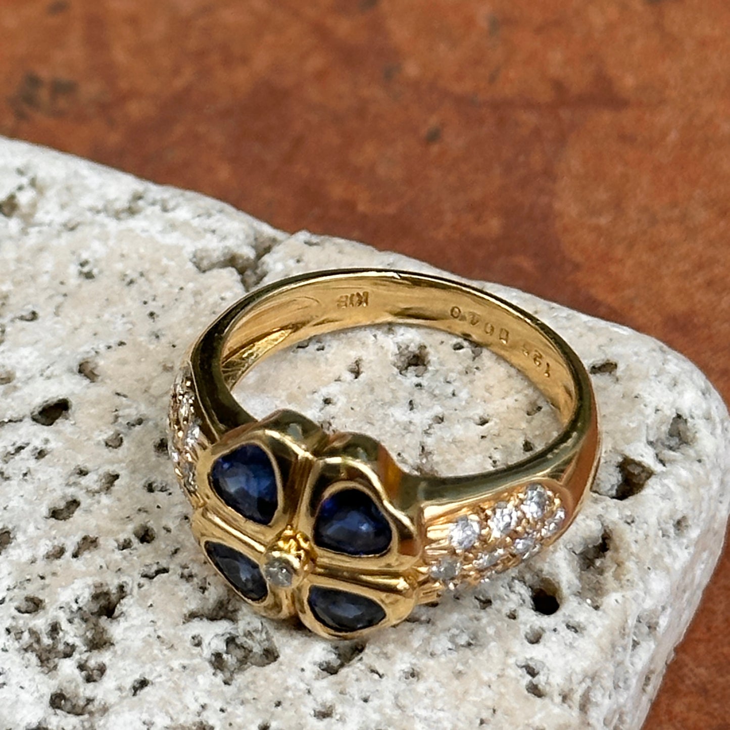 Estate 18KT Yellow Golld Blue Sapphire + Diamond Clover Ring