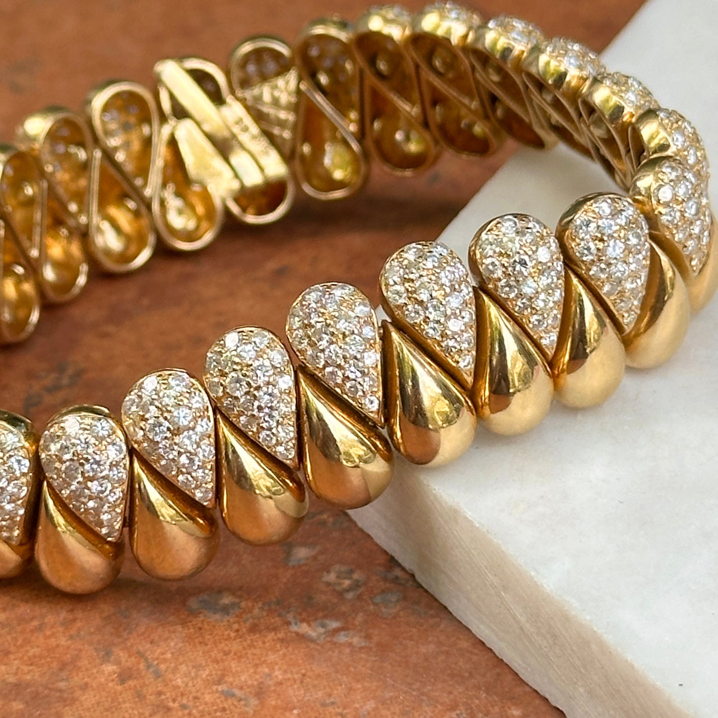 Estate 18KT Yellow Gold 4 CT Diamond Teardrop Flexible Links Bracelet