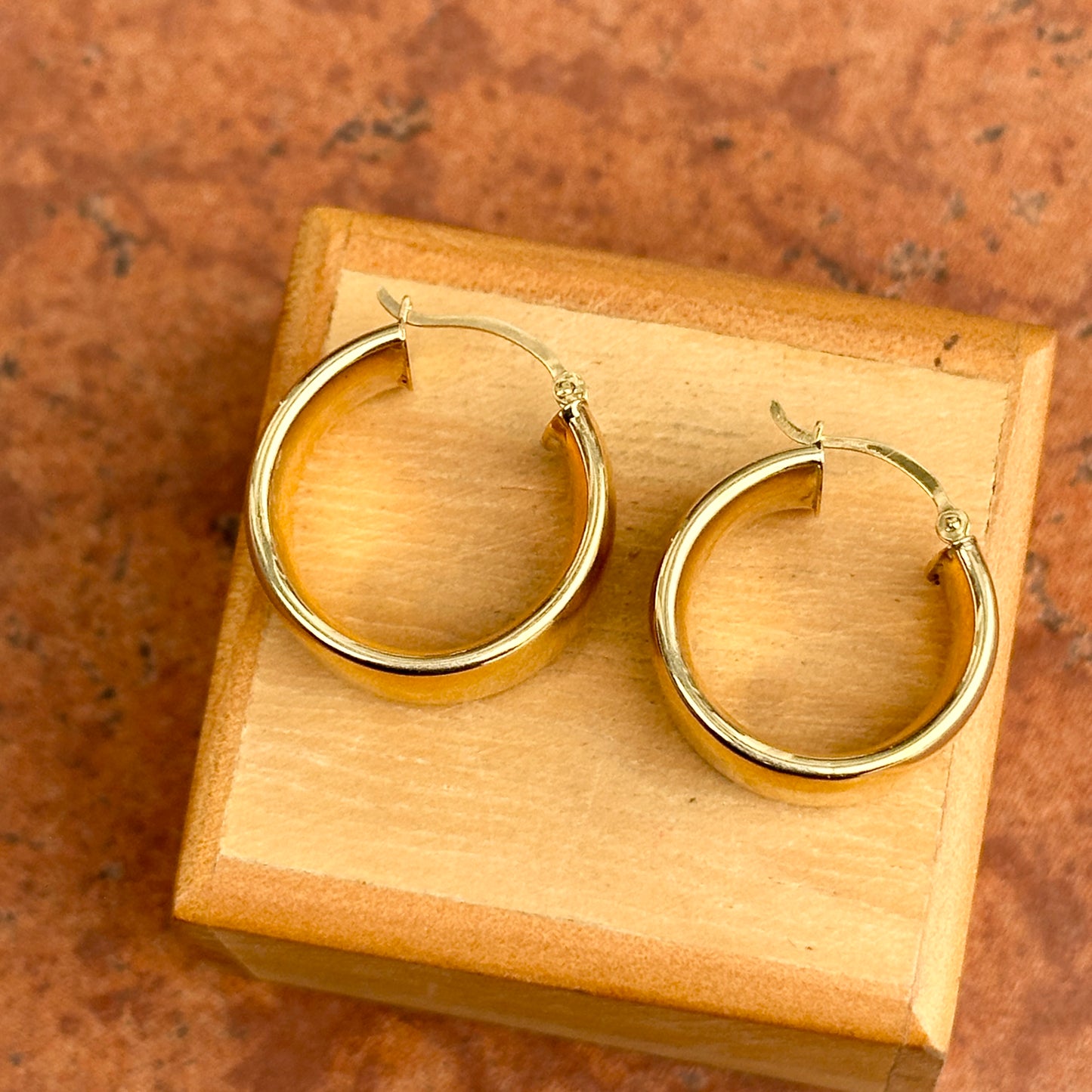 Estate 14KT Yellow Gold Chunky Round Hoop Earrings Mismatch Pair - LSJ