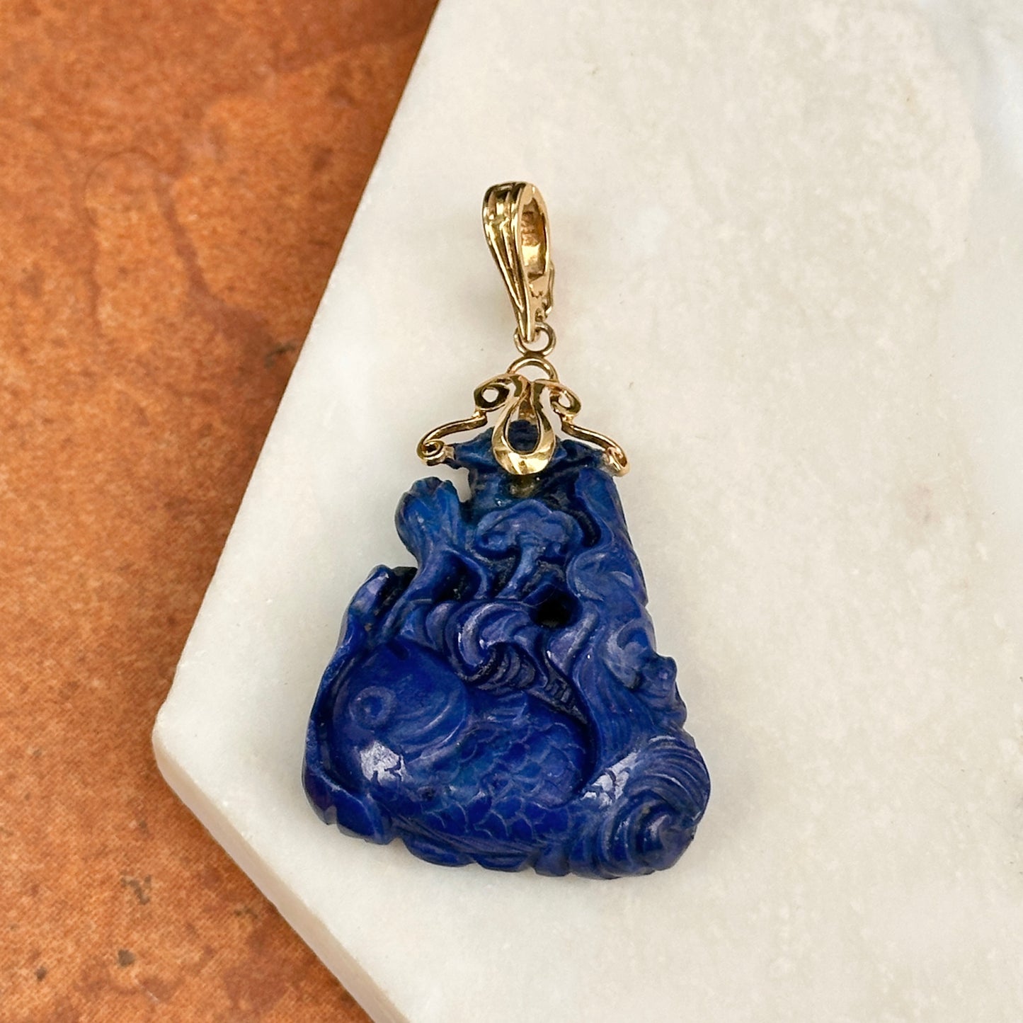 Estate 14KT Yellow Gold Carved Blue Lapis Fish Pendant Enhancer