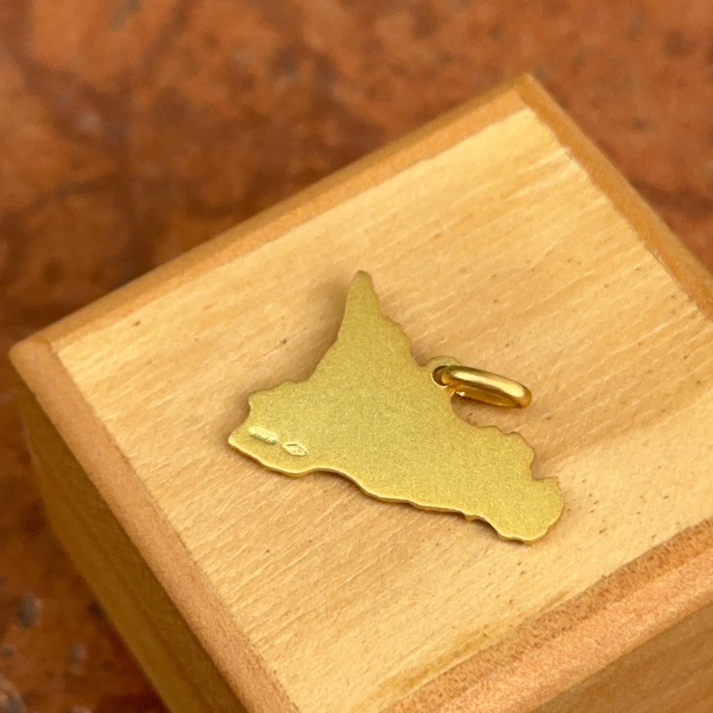 14KT Yellow Gold Matte Sicily Pendant Medal