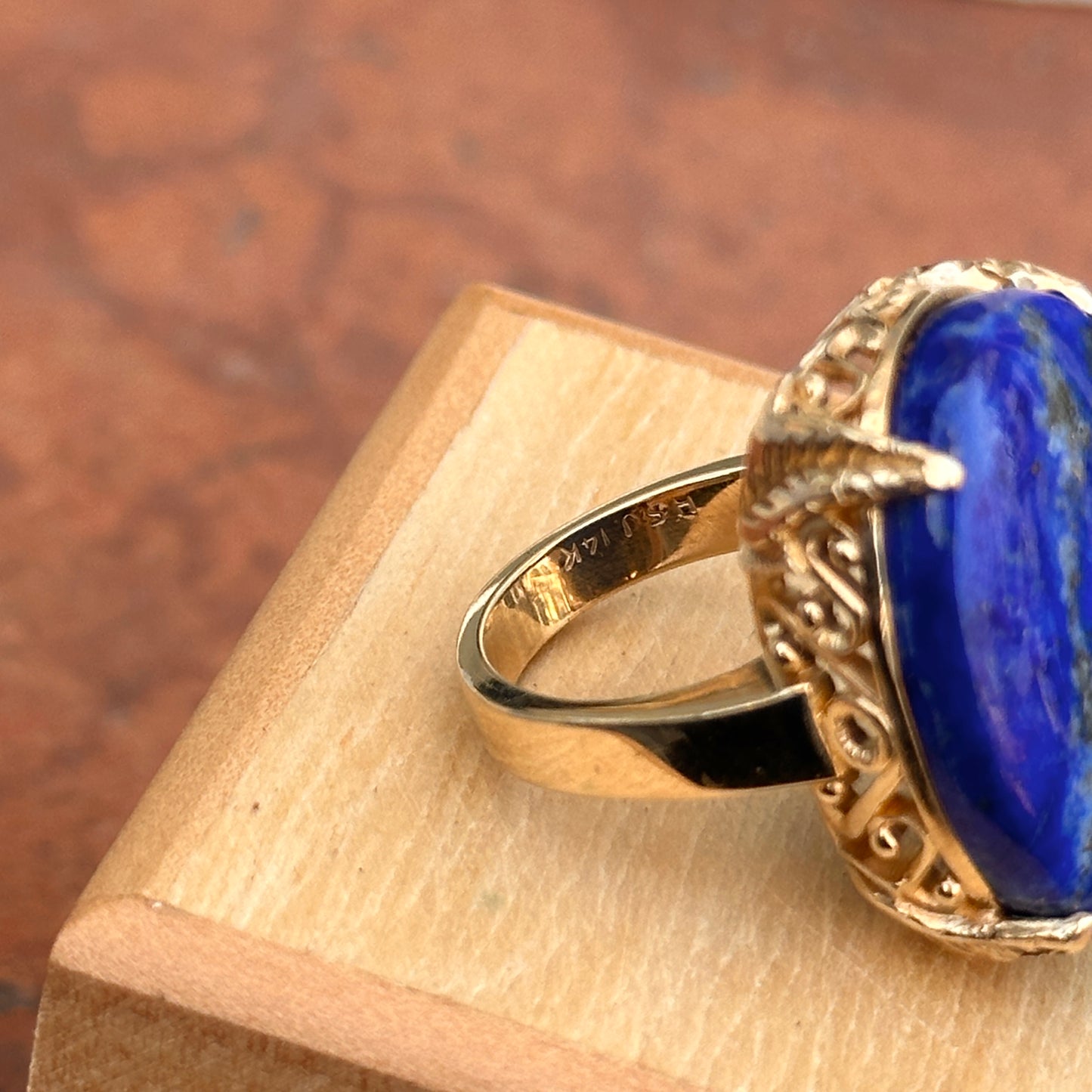 Estate 14KT Yellow Gold Large Oval Lapis Filigree Ring