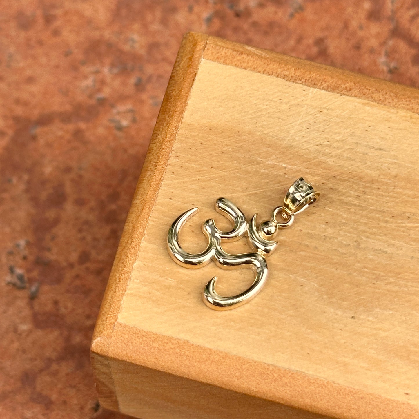 14KT Yellow Gold OM Symbol Charm Pendant