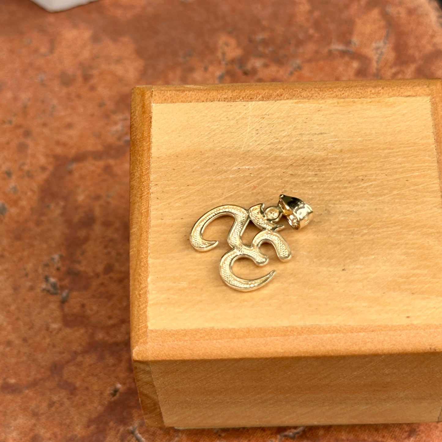 14KT Yellow Gold OM Symbol Charm Pendant