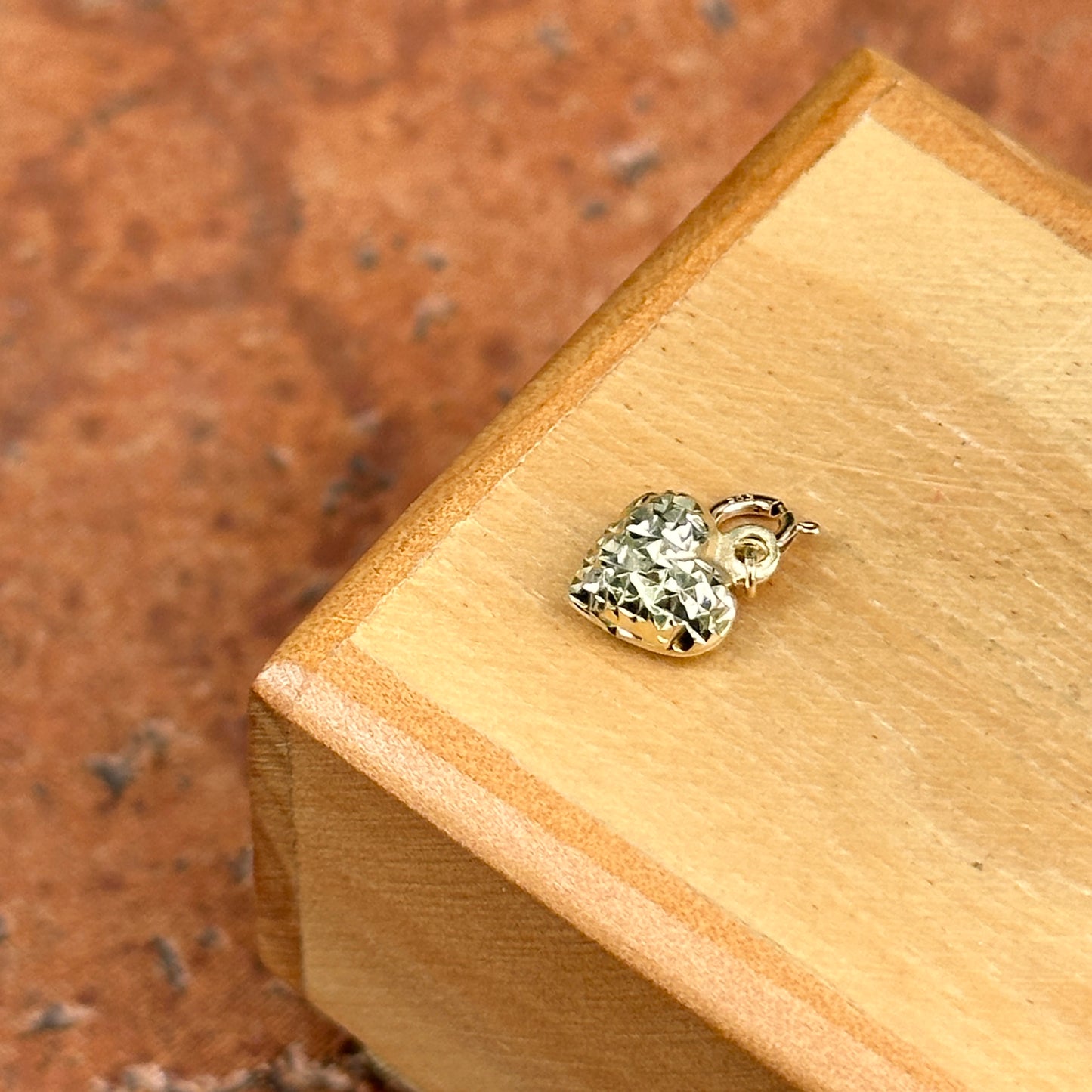 14KT Yellow Gold Diamond-Cut Puffed Heart Spring Ring Clasp Charm
