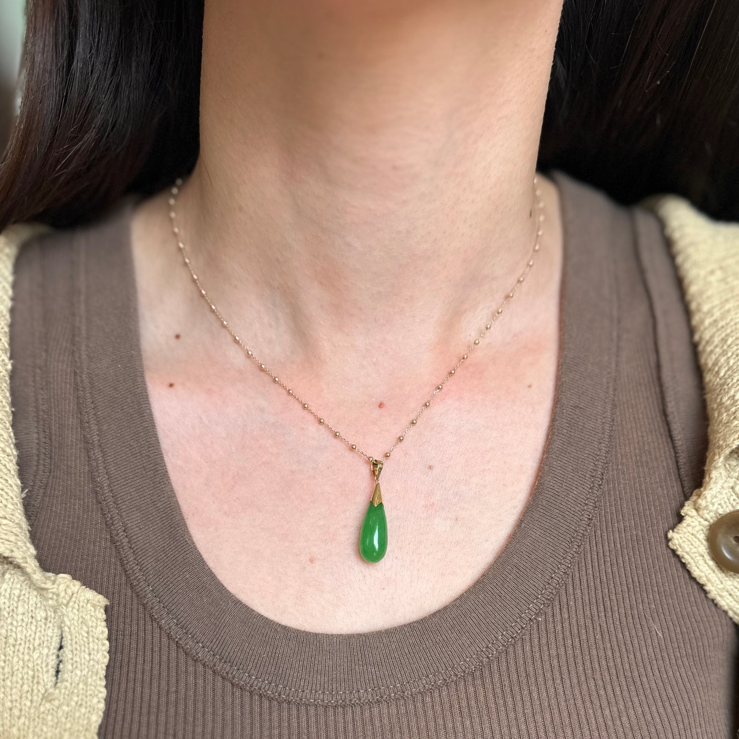 Estate 14KT Yellow Gold Teardrop Jade Pendant