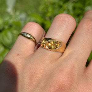 Estate 14KT Yellow Gold Oval Citrine Concave Ring