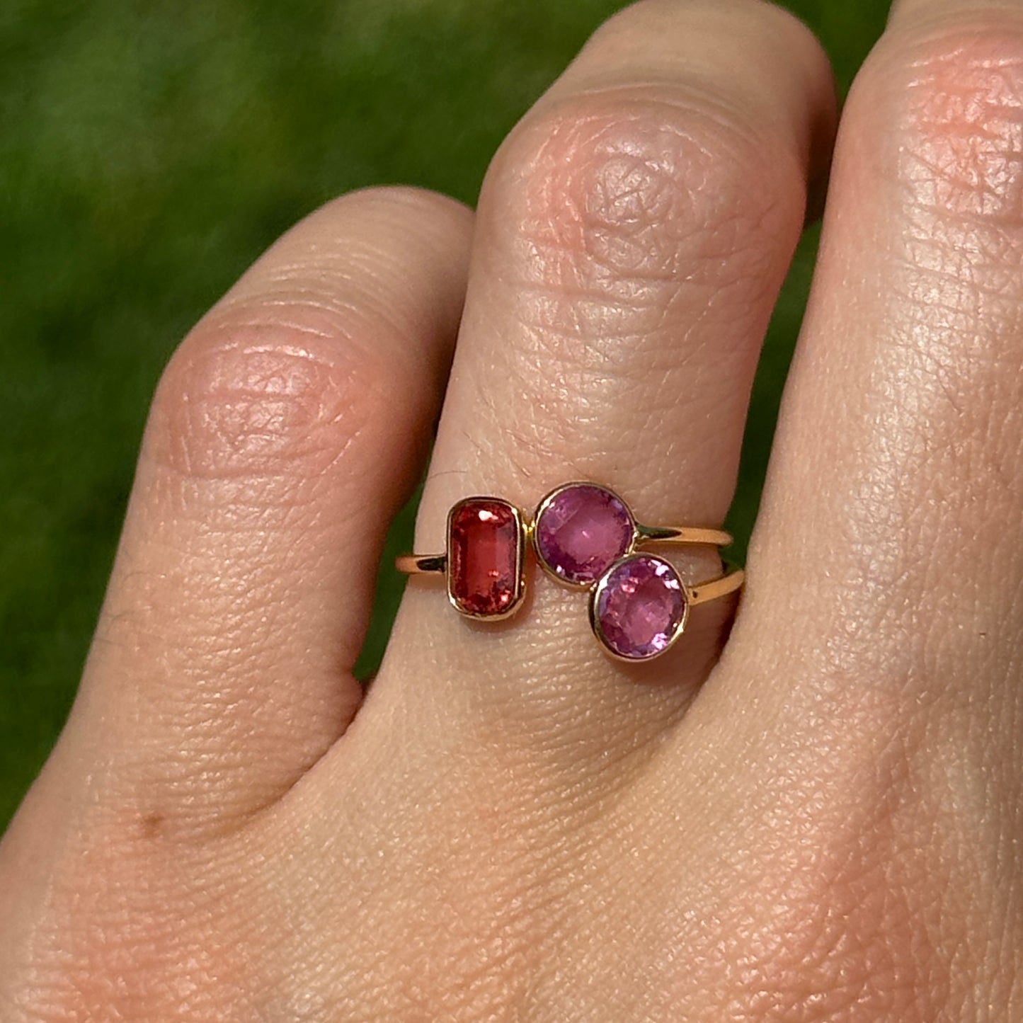 Estate 18KT Yellow Gold Bezel Pink and Orange Sapphire Ring