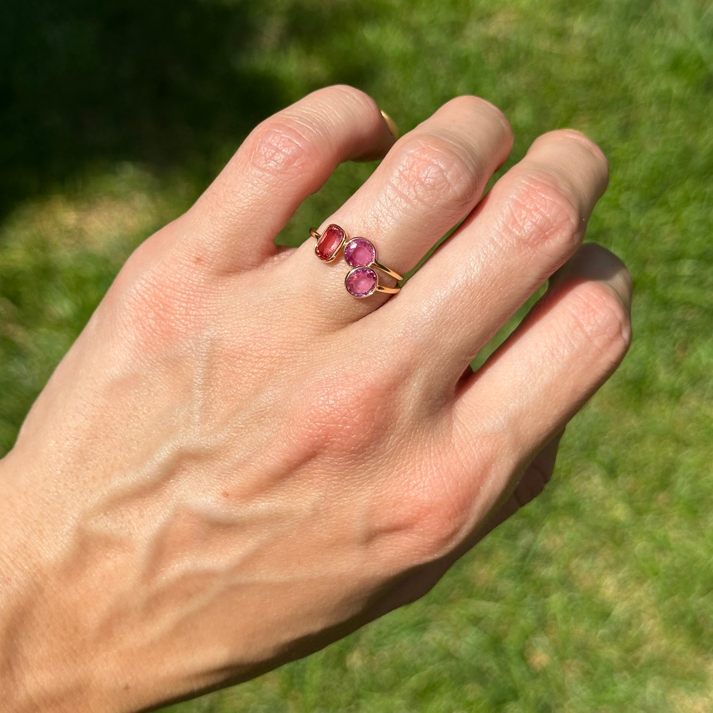 Estate 18KT Yellow Gold Bezel Pink and Orange Sapphire Ring