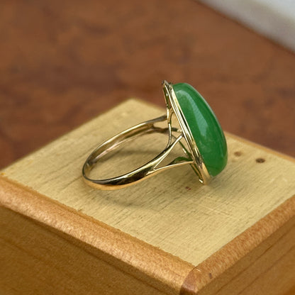 Estate 14KT Yellow Gold Bezel Pear Jade Ring