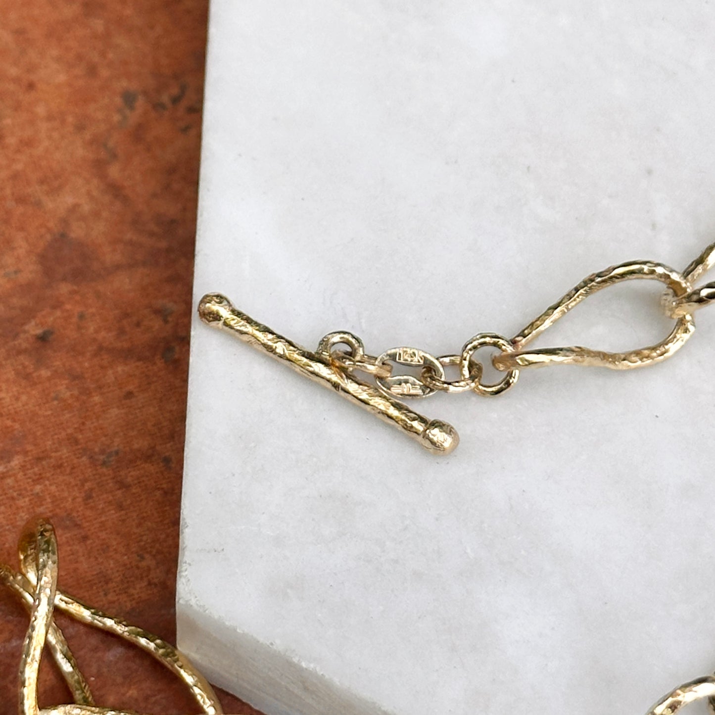 Estate 14KT Yellow Gold Oval Twisted Links Toggle Necklace 34"