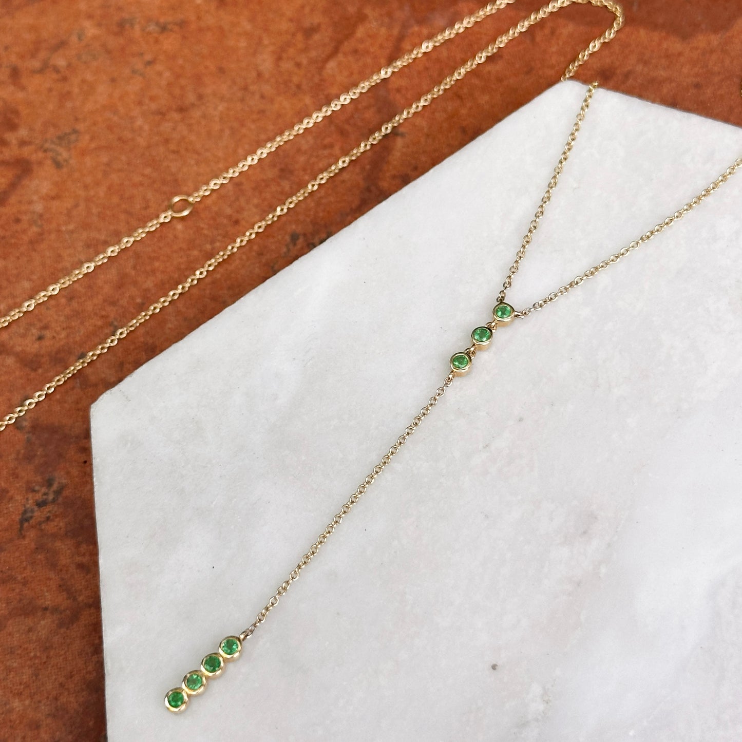 Estate 14KT Yellow Gold Bezel Emerald Lariat Necklace