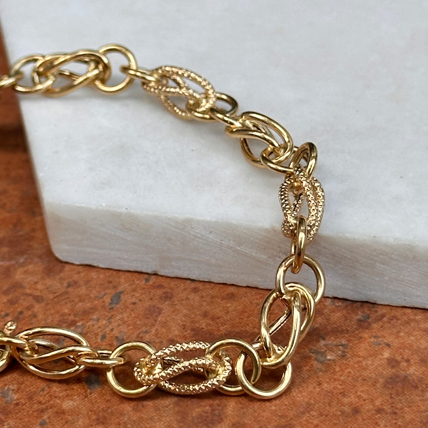 Estate 18KT Yellow Gold Textured + Shiny Rounded Multi Ovals Circle Link Bracelet