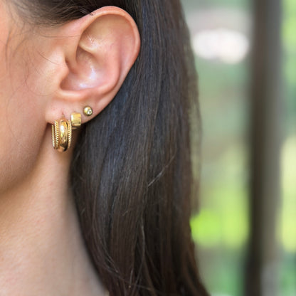 Estate 14KT Yellow Gold Ridged Huggie Hoop Earrings 17mm - LSJ